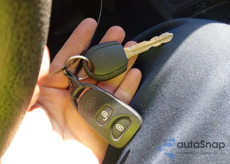 2009 Kia Rio5 Lx z USA, uszkodzony, nr VIN KNADE243696581174